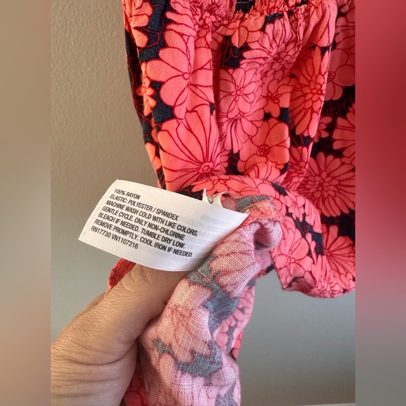 Isabel Maternity Floral Smocked Flowy Sleeveless Tank Size L - Picture 6 of 6